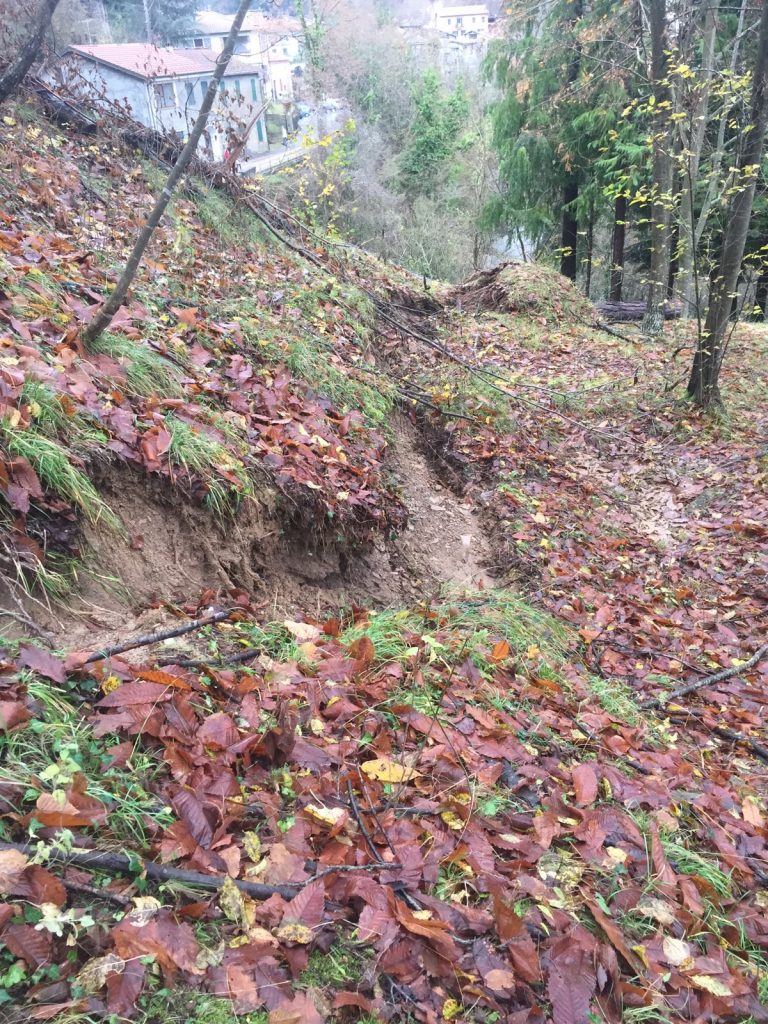 Tra la paleofrana e le montagne vista mare