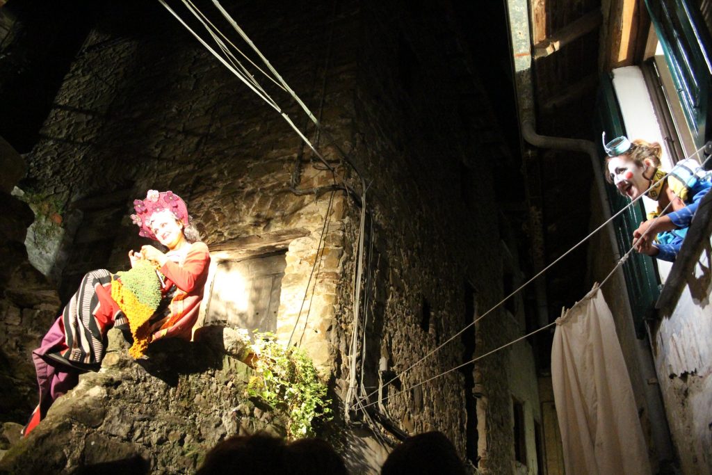 Le lune del Teatro della Tosse ad Apricale